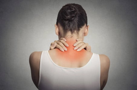 Боли в шее останутся в прошлом: такие упражнения помогут даже в запущенных случаях — мази и таблетки больше не пригодятся