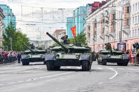 Из-за репетиций военного парада в Мурманске перекроют дороги
