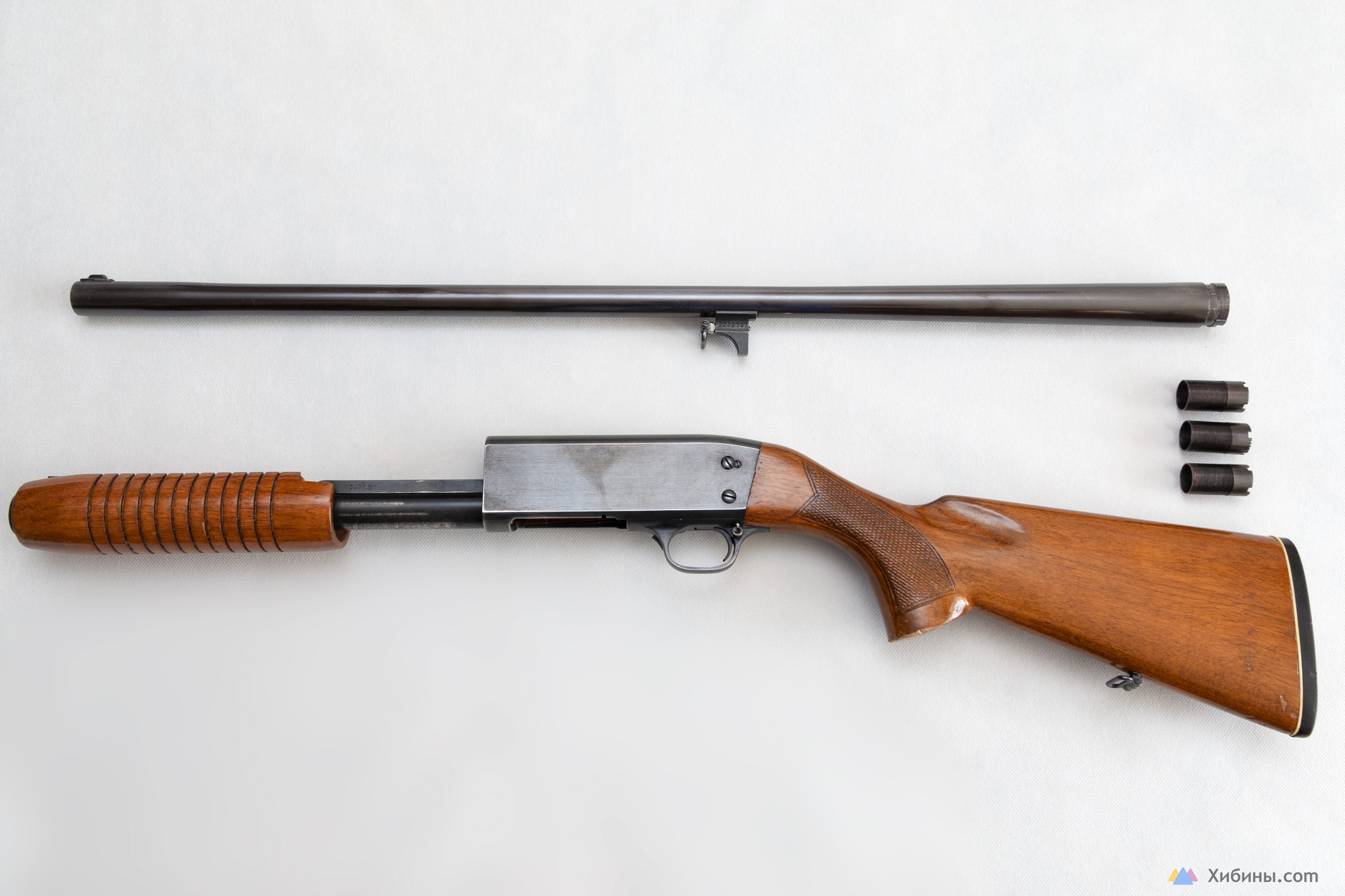 Охотничьи 5 зарядные ружья. Дробовик Ithaca 37. Ithaca model 37 Pump Shotgun. Ithaca 37 ружье.