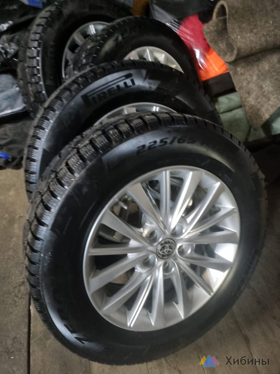 Шины R17 225/6517 Pirelli Zero, б/у