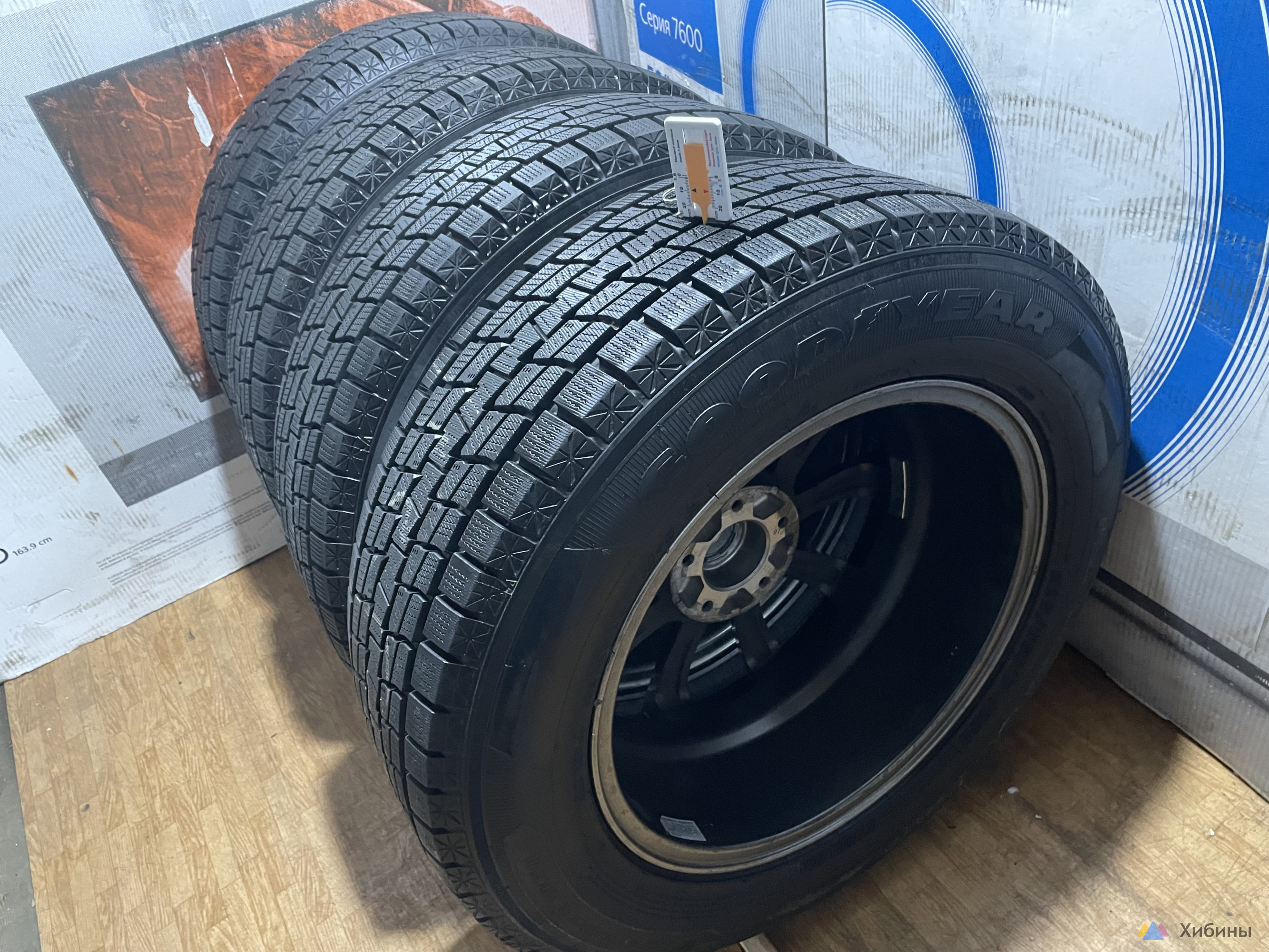 Goodyear R17 225/60 5/114. 3