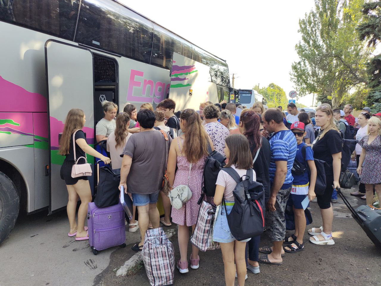 Заполярье помогает детям Приморского района отдохнуть в Евпатории