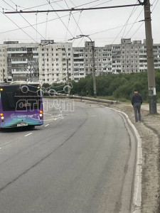 Водитель, уронивший световую опору на Кольском, был нетрезв