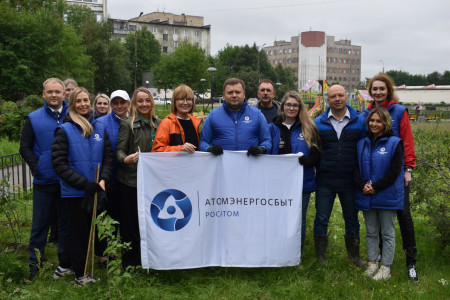 АтомЭнергоСбыт провел третью акцию по озеленению Мурманска