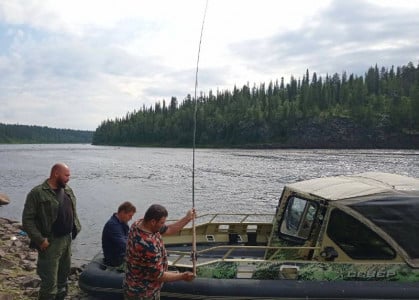 Остались без лодки и сетей. В Заполярье продолжаются рейды «рыбачьих патрулей»