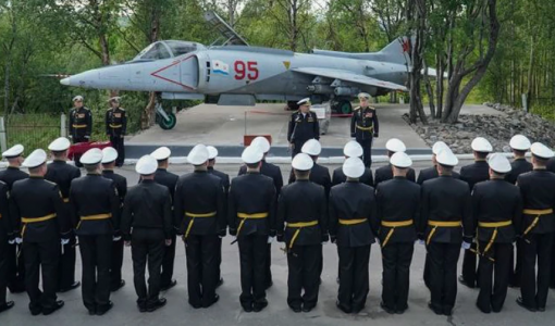 В Североморске открыт памятник палубной авиации Северного флота