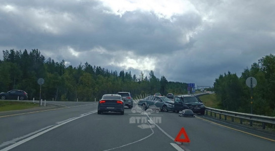 В Заполярье на «Серебрянке» водитель пострадал при столкновении двух автомобилей