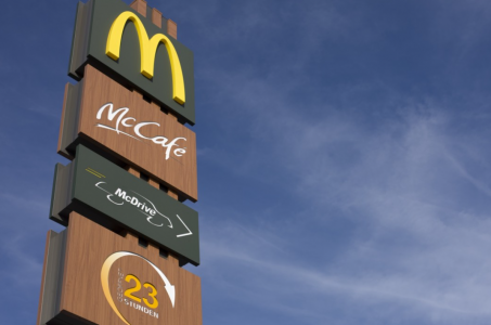 «И точка»: во «Вкусно — и точка» заявили, что McDonald`s решил вернуться в Россию