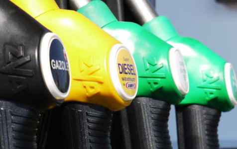 Прокуратура и УФАС проверят цены на бензин в Заполярье