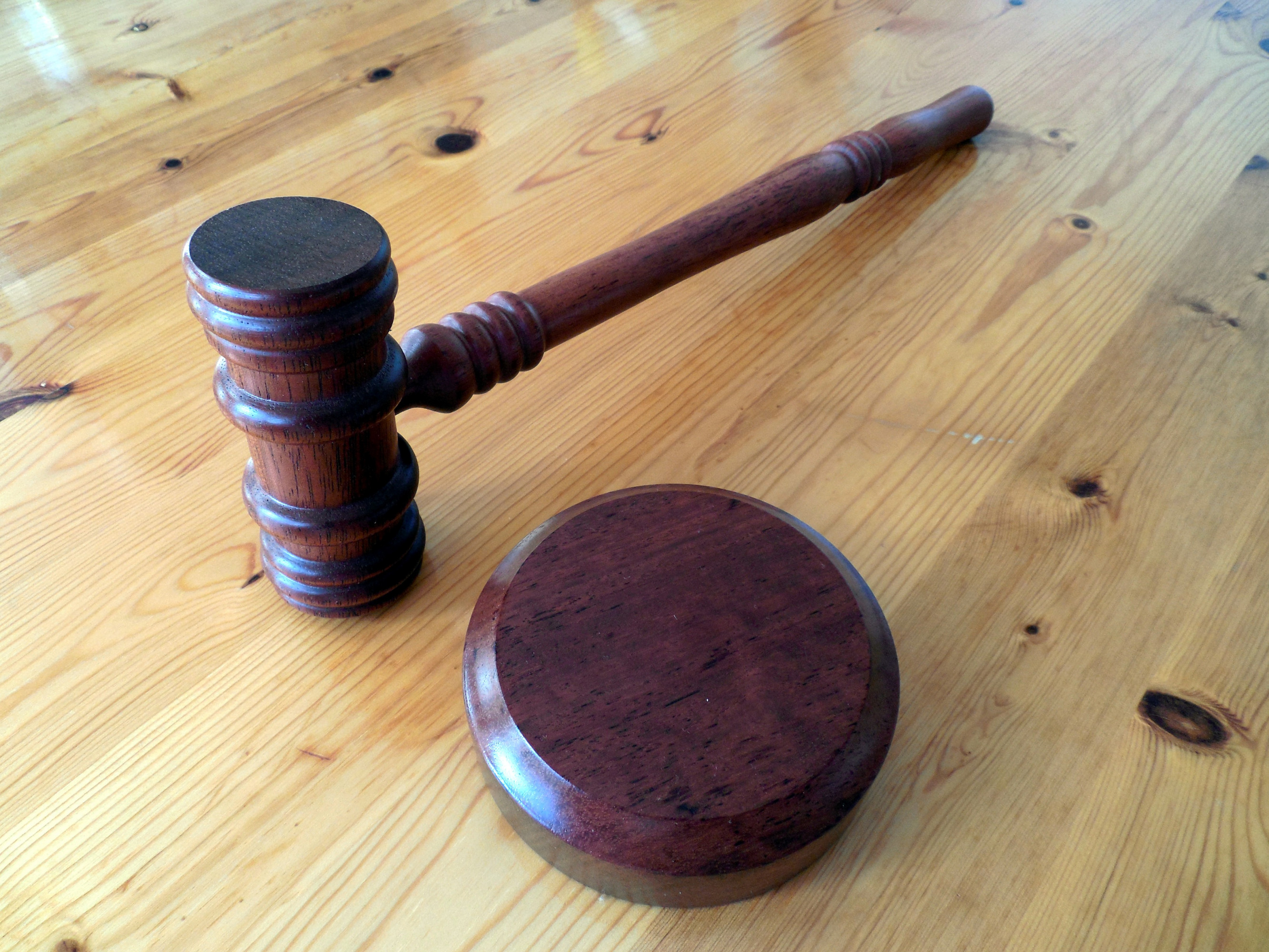 Жительница Мурманска оказалась в суде после покупки шубы у местной предпринимательницы