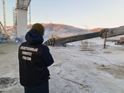 В Кольском районе следователи СК устанавливают обстоятельства гибели и травмирования работников организации