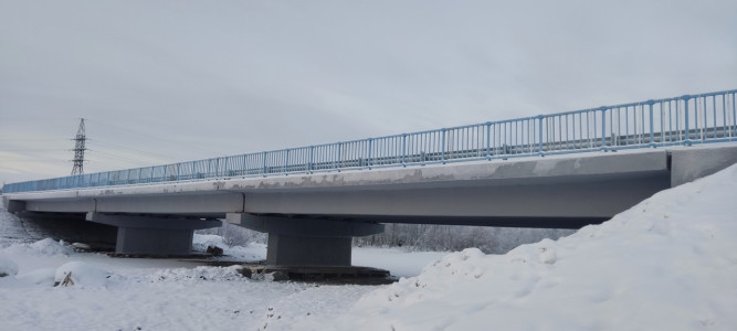 Специалисты завершили ремонт моста через реку Средняя
