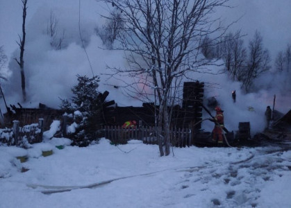 Горели 240 квадратных метров: в Мурманской области произошел пожар