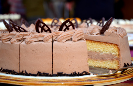 Если не ладится — съешь кусочек торта: ученые из США обосновали, почему так делать нельзя — дело не в лишнем весе, с катушек слетает психика