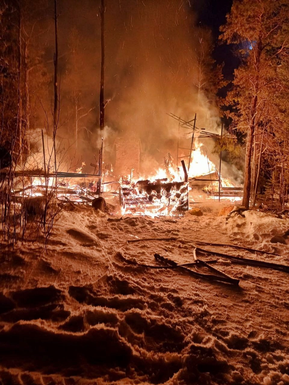 Дача сгорела в Пряжинском районе Карелии (ФОТО) | СТОЛИЦА на Онего