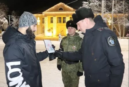 В Заполярье повестки в военкомат вручили россиянам, которые раньше имели статус иностранцев