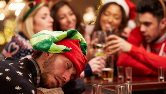 «Как избежать похмелья»: Врач Шашкова рассказала, опасно ли понижение градуса алкоголя — в Новый Год пригодится