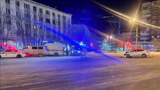 В ДТП с участием машины скорой помощи в Мурманске пострадали люди