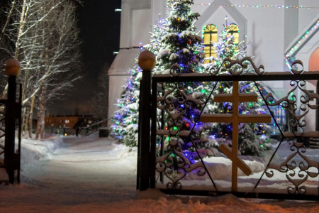Движение транспорта на некоторых улицах Мурманска в Рождественскую ночь будет перекрыто