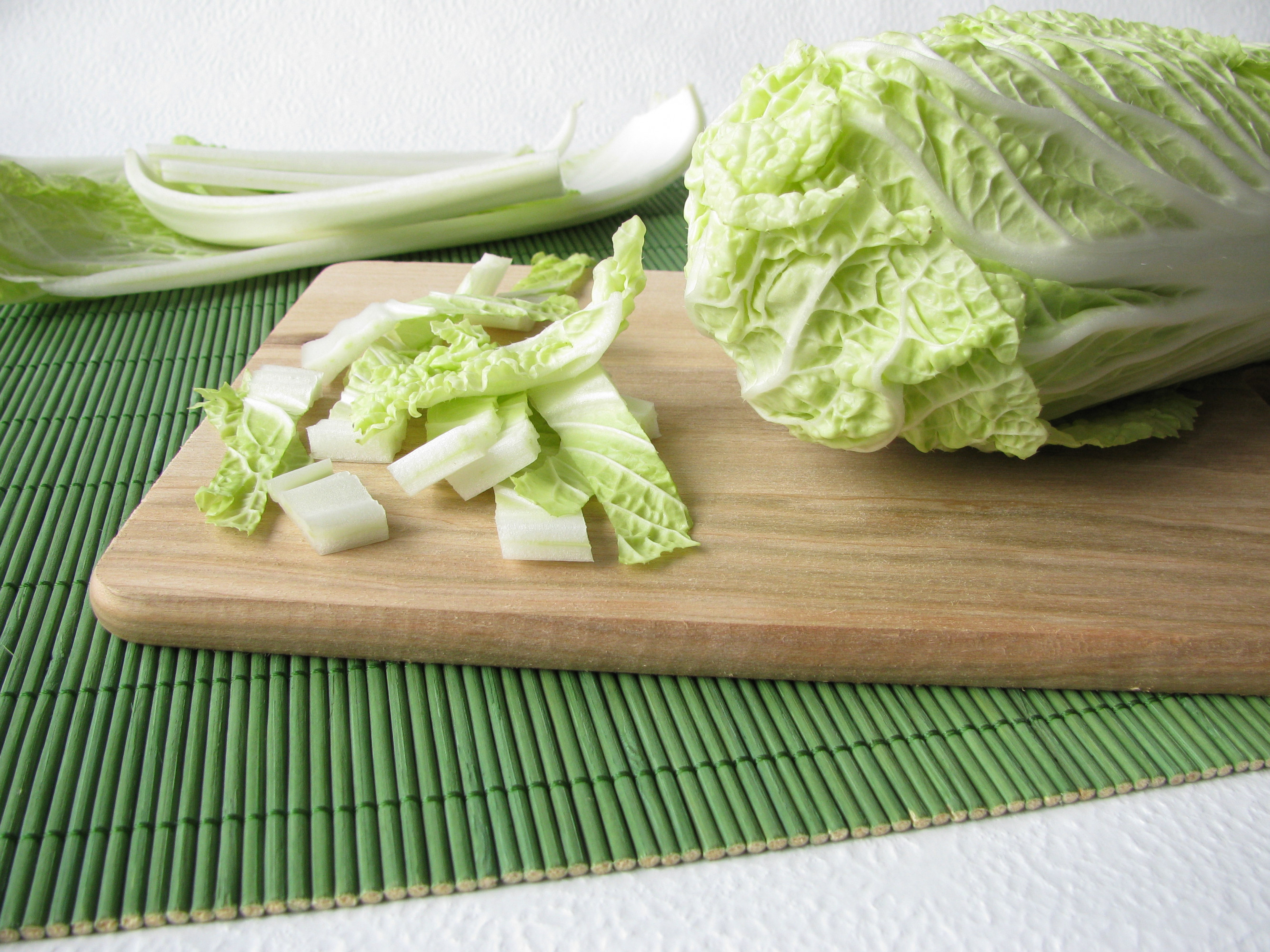 Салат из пекинской капусты: рецепт вкусного и полезного блюда