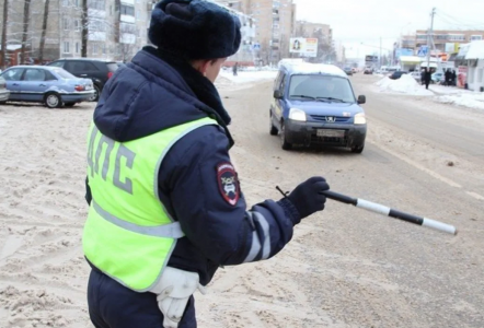 В ГИБДД рассказали, какое давление в шинах поможет не попасть в ДТП зимой — нужно только вспомнить физику