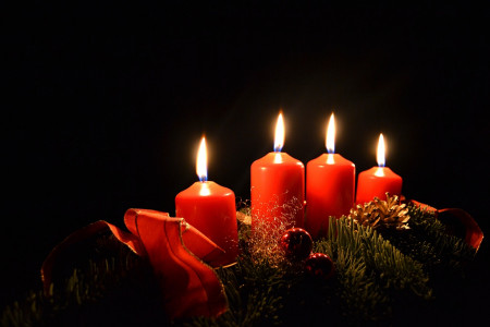 Как загадать желание на Святки, чтобы оно сбылось: берем свечу, еловую ветку и рис — этот ритуал помогал нашим предкам