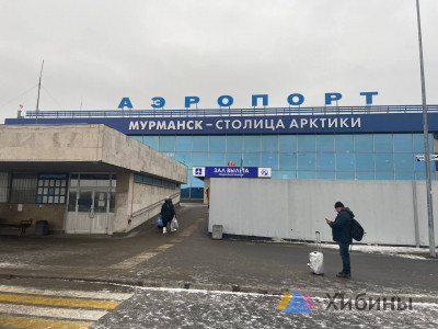 Самолет, летевший из Санкт-Петербурга в Архангельск, совершил посадку в Мурманске