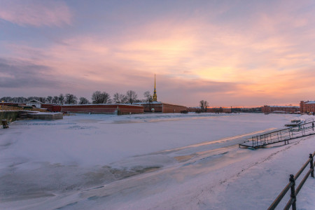 «Петербург в панике»: утром над городом прогремел мощный взрыв — украинский беспилотник пытался атаковать предприятие