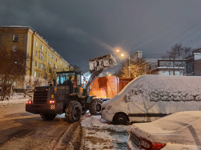 За три дня из Мурманска вывезли больше 5200 кубометров снега