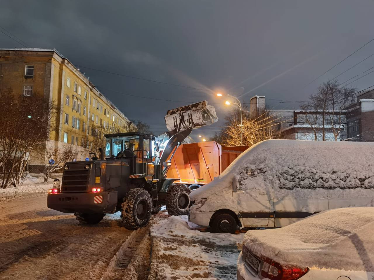 За три дня из Мурманска вывезли больше 5200 кубометров снега - новости  Хибины.ru / Новости за февраль 2024