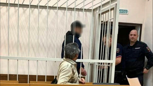 Жителя Североморска, которого обвиняют в истязании 7-летнего внука, оставили под арестом