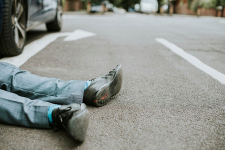 Мурманчанин сбил пешехода из-за гололеда — попытки затормозить оказались тщетны