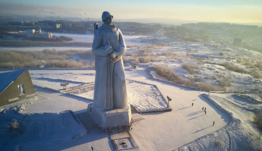 Мурманский Алеша занял третье место среди памятников в России, рядом с которыми не хочется делать веселые селфи