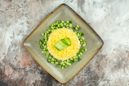 Салат «Мимоза» по-новому: добавляем необычные продукты и получаем вкуснейшее блюдо за 10 минут — вызовет слёзы счастья у всех
