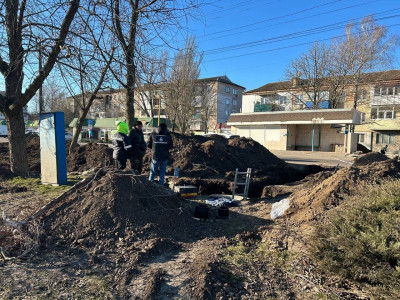 Специалисты из Мурманской области прокладывают новый водопровод в Приморске