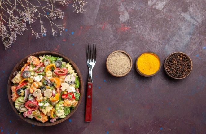 Салат с курицей, ветчиной и сыром — рецепт с фото пошагово
