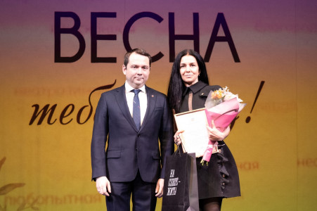 Губернатор Мурманской области наградил северянок в преддверии Международного женского дня
