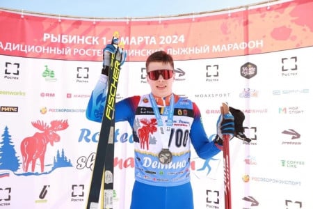 Мурманчанин победил на Дёминском лыжном марафоне, завоевав две бронзовые медали