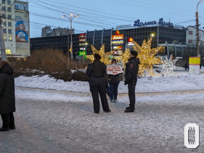 К мурманской активистке и стороннице оппозиции Нагорных в суд вызвали скорую