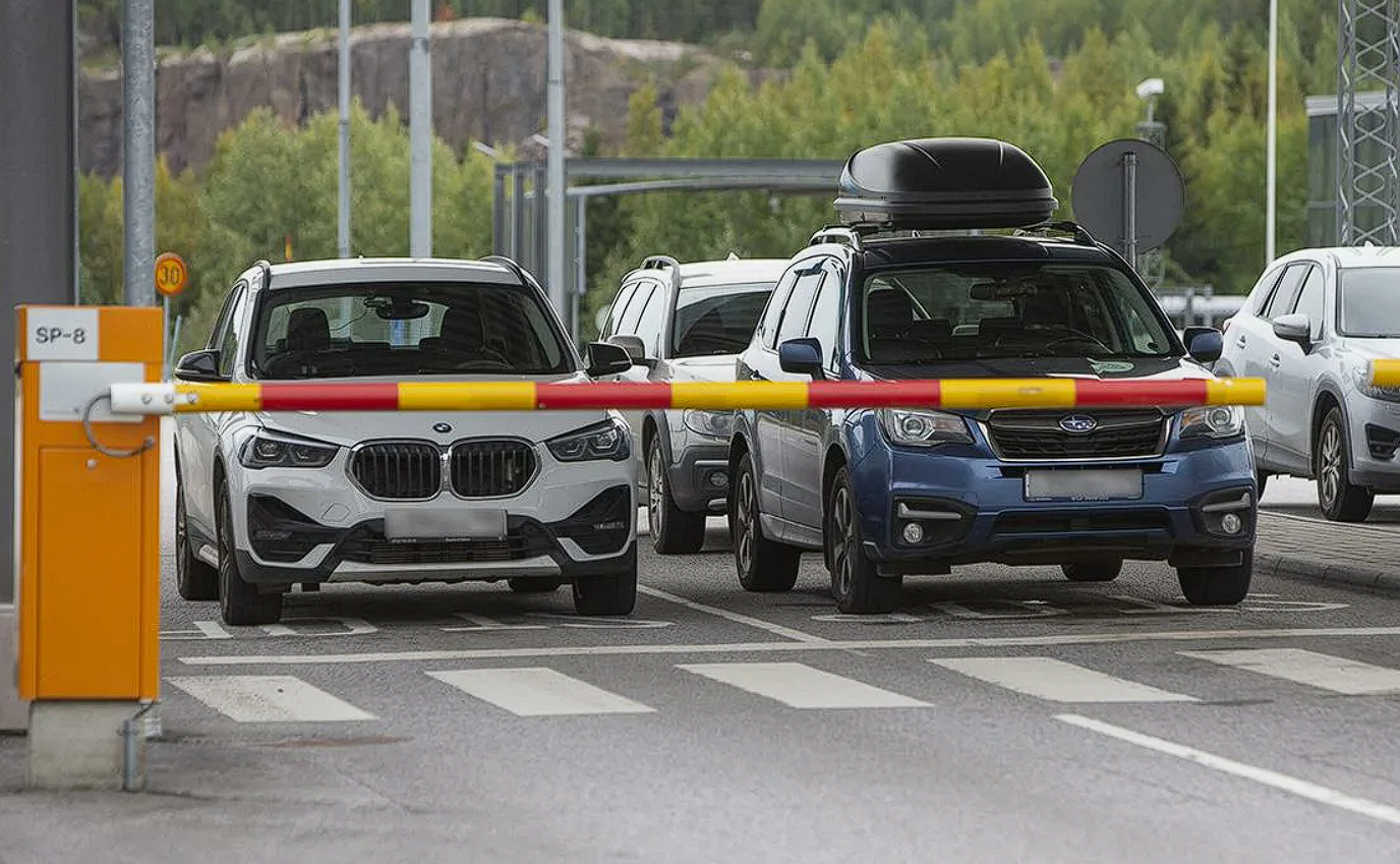 Есть исключения: Автомобилистов с российскими номерами начнут задерживать в  Финляндии с 16 марта — что нужно иметь при себе - новости Хибины.ru /  Новости за март 2024