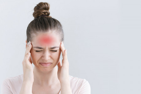 Невролог назвала 3 продукта, которые провоцируют жесткую мигрень — исследование все подтвердило