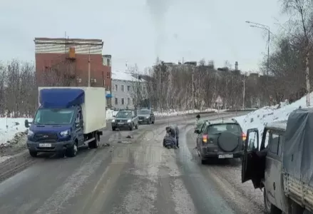 В Коле под колеса «Форда» попала пенсионерка