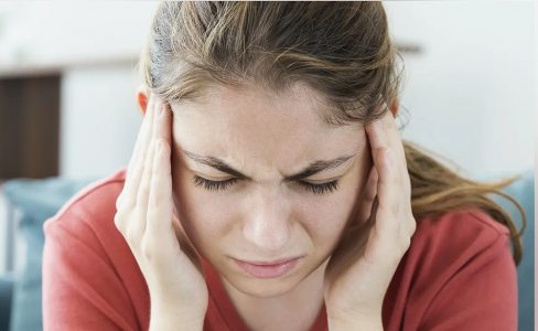 «Гормоны или инфекция?»: Почему возникает головная боль и как от нее избавиться без таблеток — 8 действенных способов
