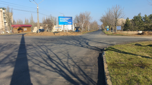 Северяне помогают восстанавливать дороги в Приморском районе