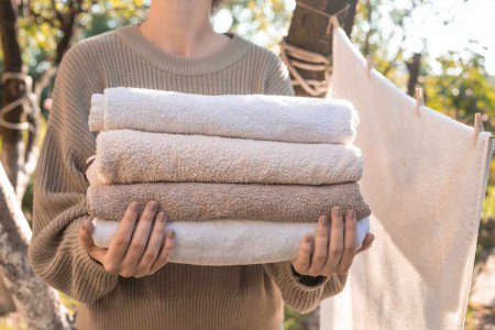Дубовые полотенца снова станут мягкими: просто положите это при стирке — рекомендует эксперт по чистоте Парецкая
