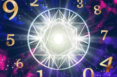 Звезды помогут: известны 3 знака Зодиака, которым повезет в ближайшее время во всем — доверьтесь интуиции