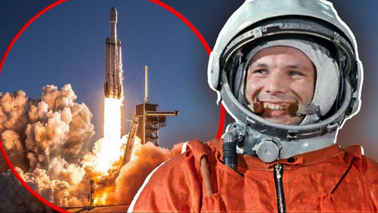 Мурманский ДК на открытке в честь Дня космонавтики разместил Юрия Гагарина на фоне американской ракеты