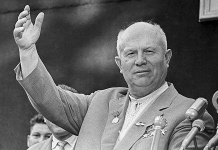 «Волшебная» рюмка: почему Хрущев пил как сапожник и не пьянел — многие этому удивлялись