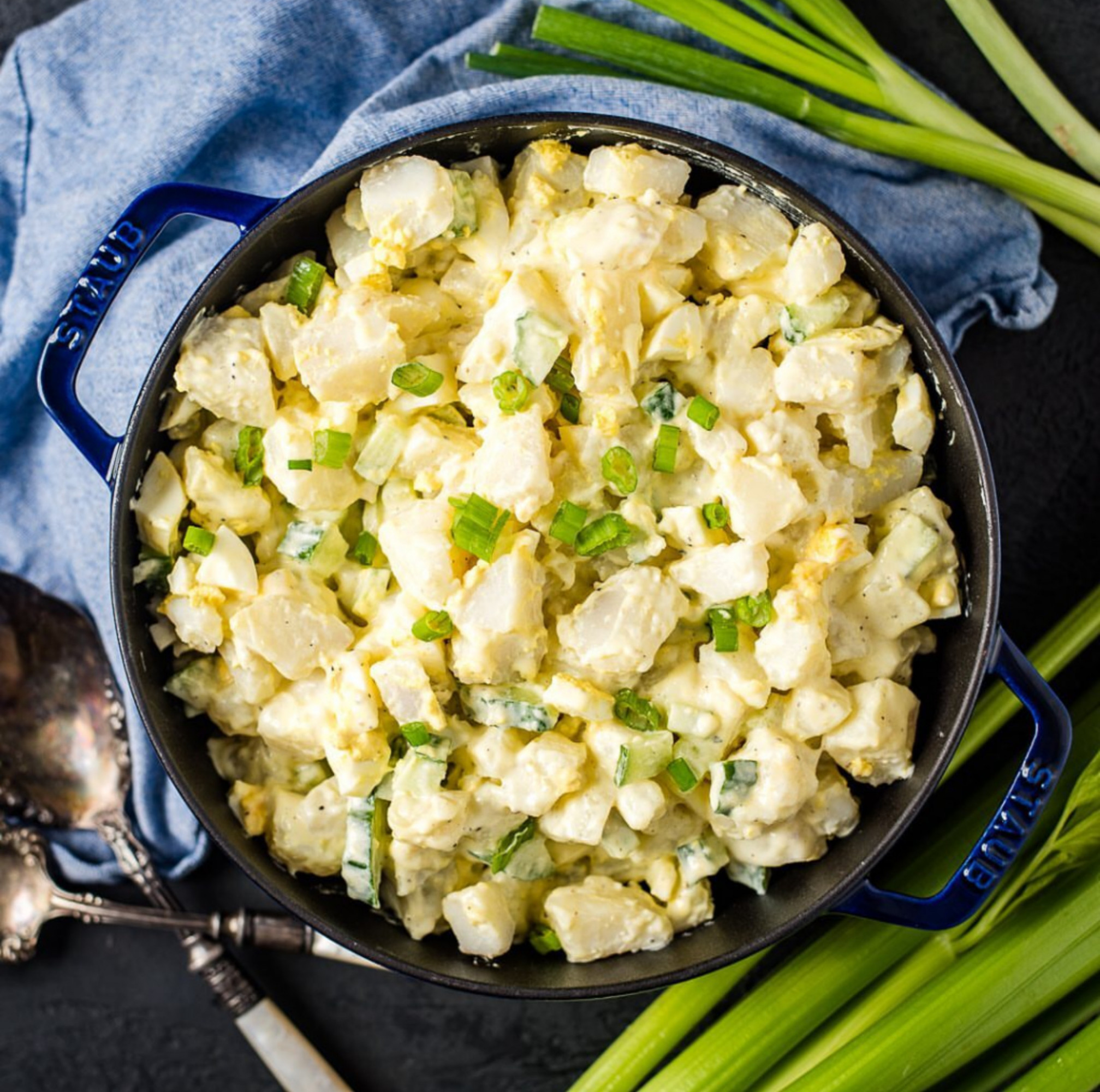 Отвариваю картошку, беру огурцы и готовлю вкуснейший тёплый салат: многие  помнят его с детства — изумительное сочетание вкусов - новости Хибины.ru /  Новости за май 2024