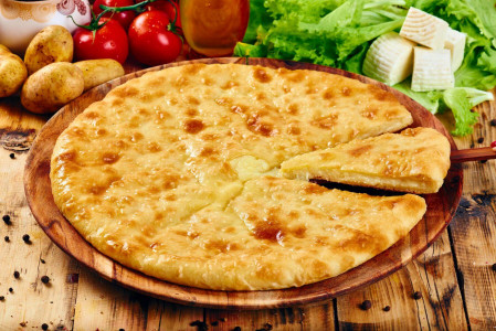 Не останется ни кусочка: идеальный осетинский пирог — для начинки беру картошку и сыр